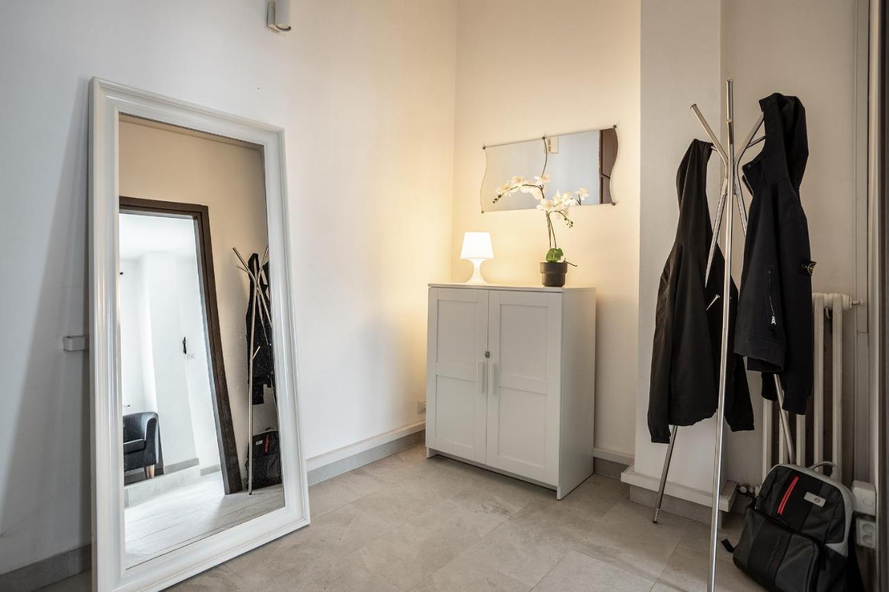 Free Parkinga Due Passi Da Navigli Con Balcone * Milano